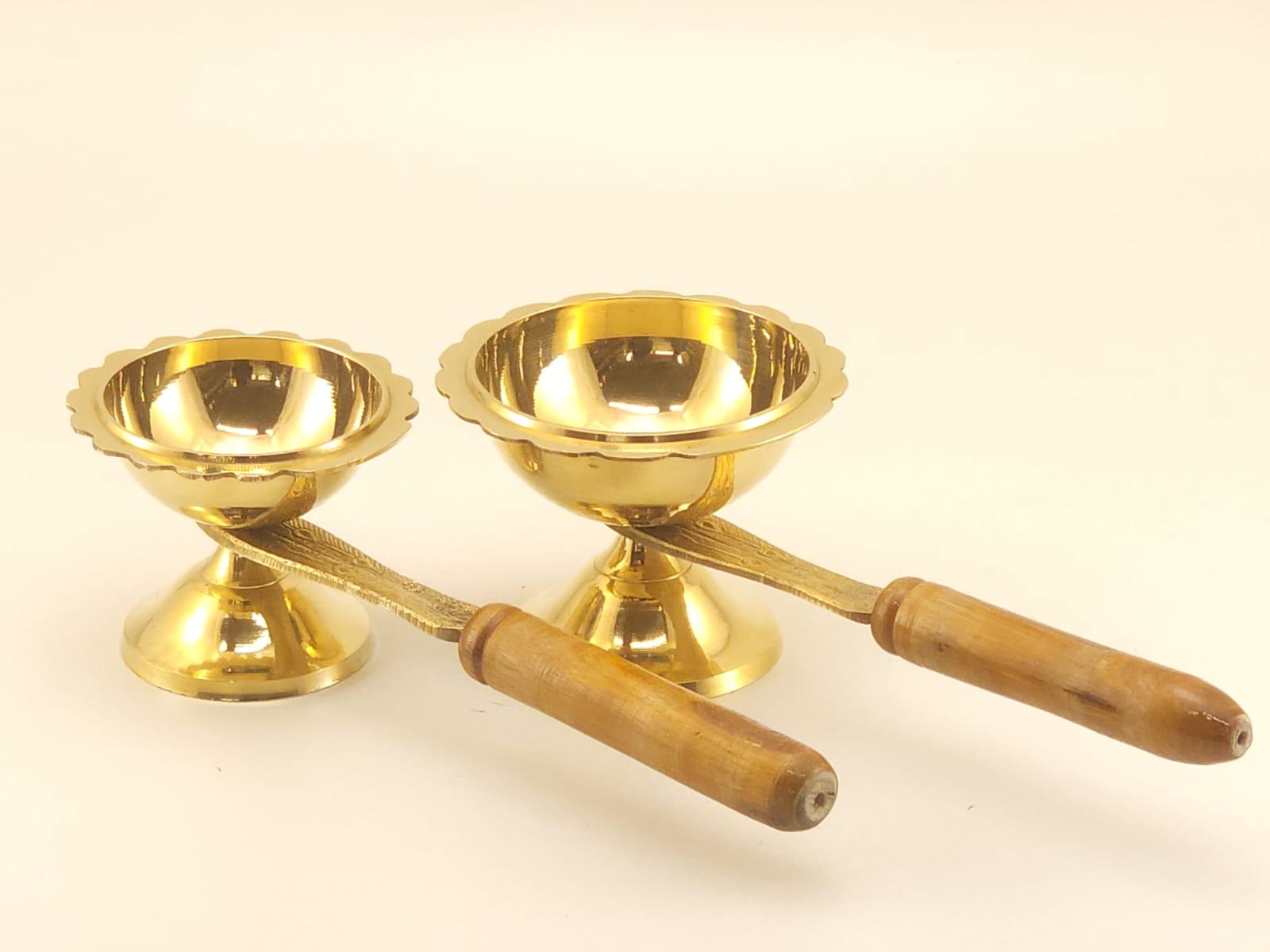 Brass Aarti Diya with Wooden Handle – Dual Size Set