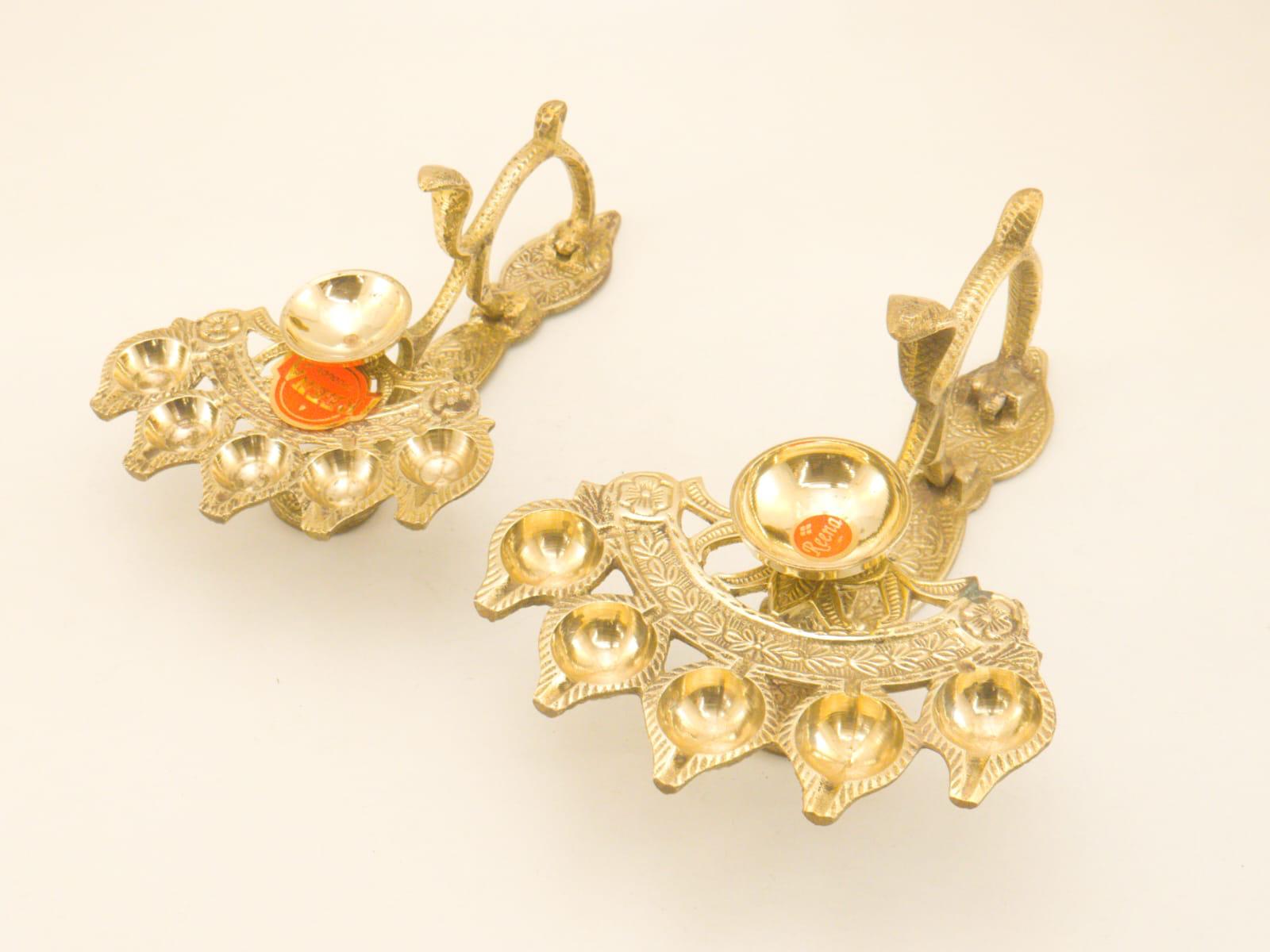 Traditional Brass 7-Wick Aarti Diya with Ornate Handle