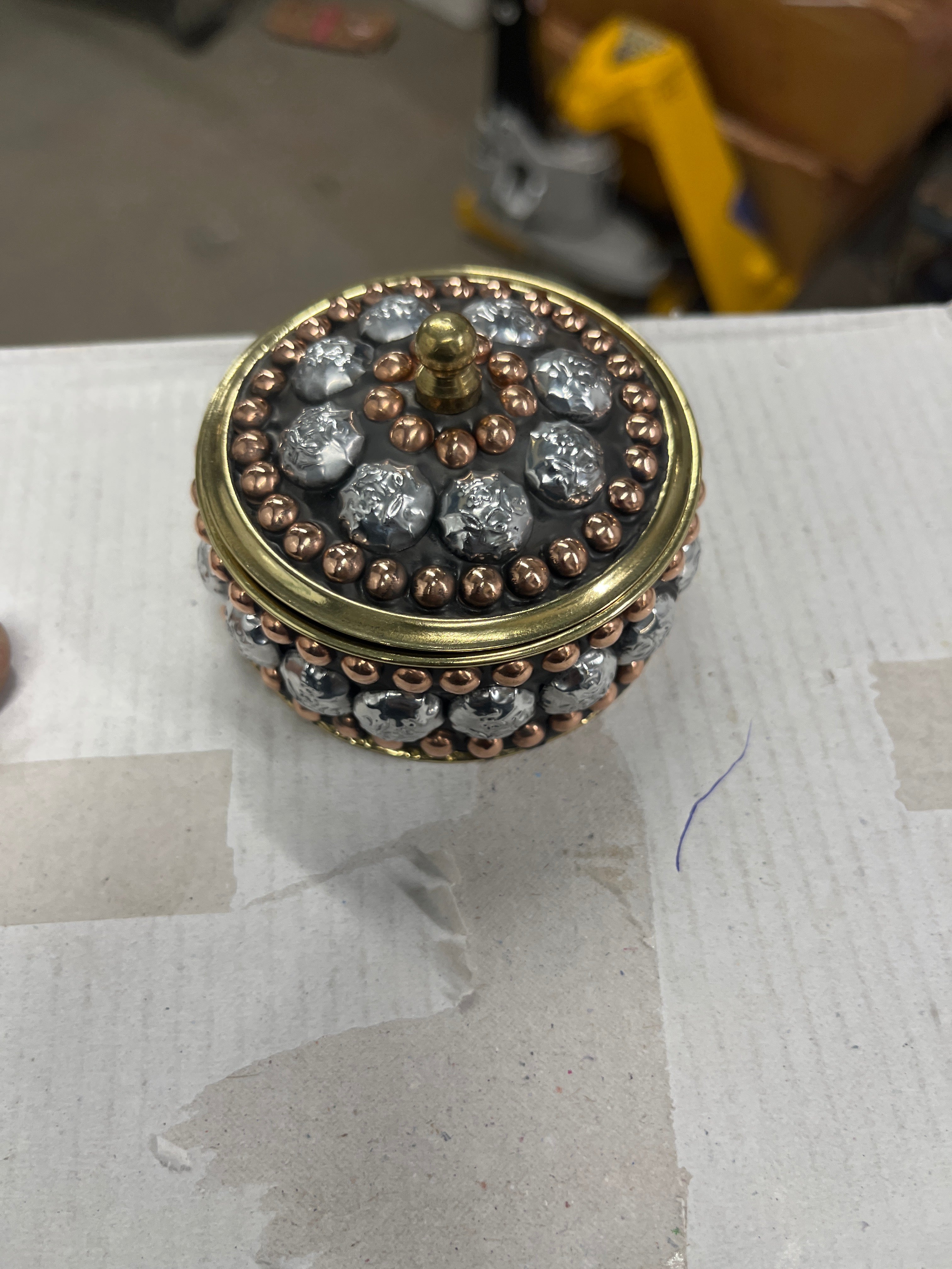 Brass Deco Dabbi no 1