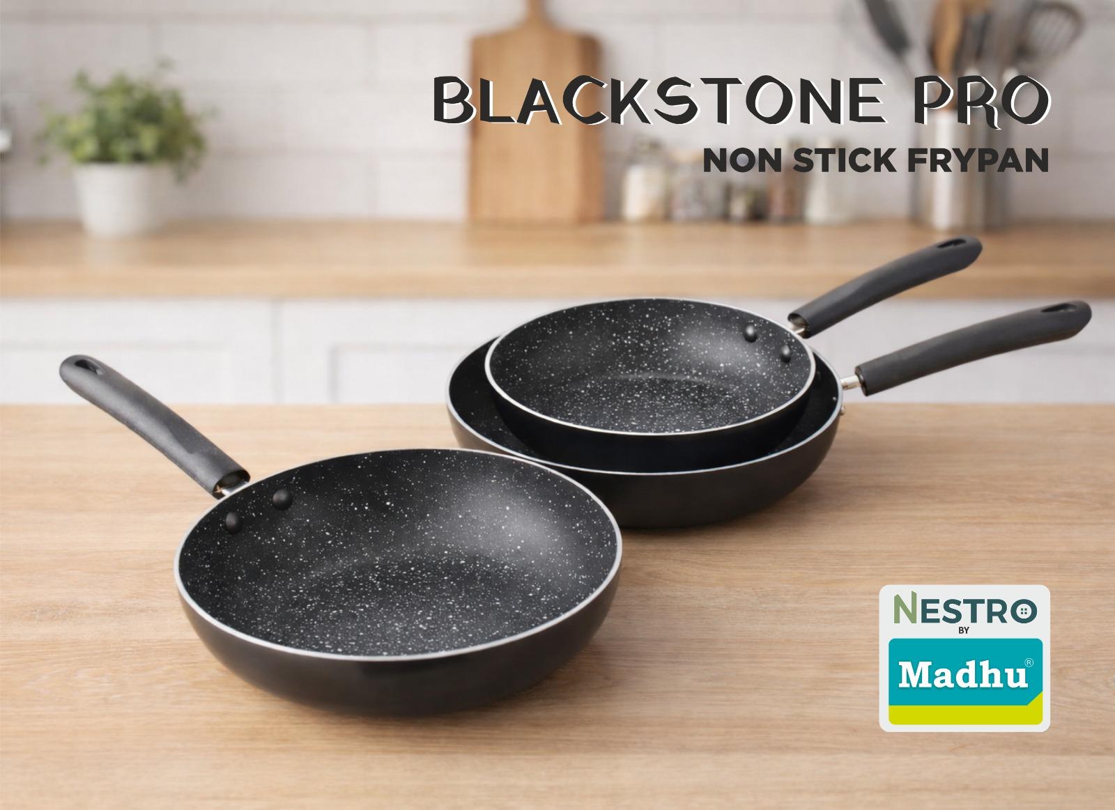 NON-STICK FRYPAN /  BLACK WITH WHITE SPOTS 20*24